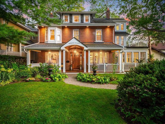 61 Pine Cres
