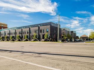 33 - 1740 Simcoe St