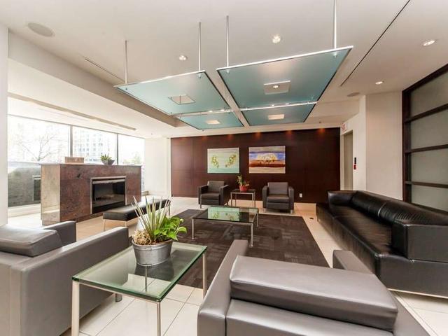 1103 - 36 Lee Centre Dr