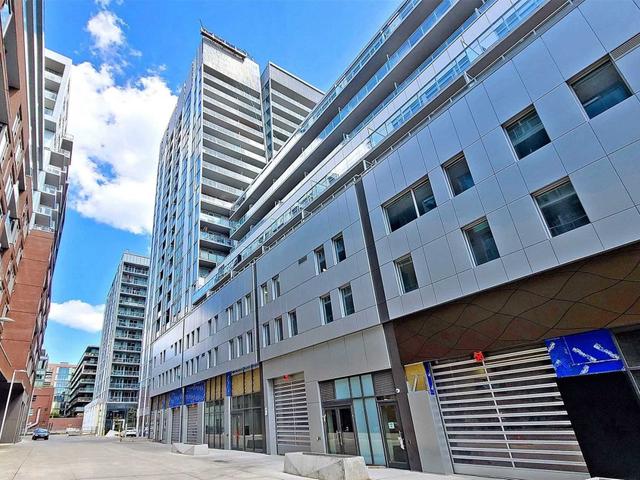 405 - 15 Baseball Pl