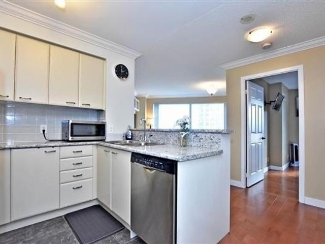 806 - 38 Lee Centre Dr