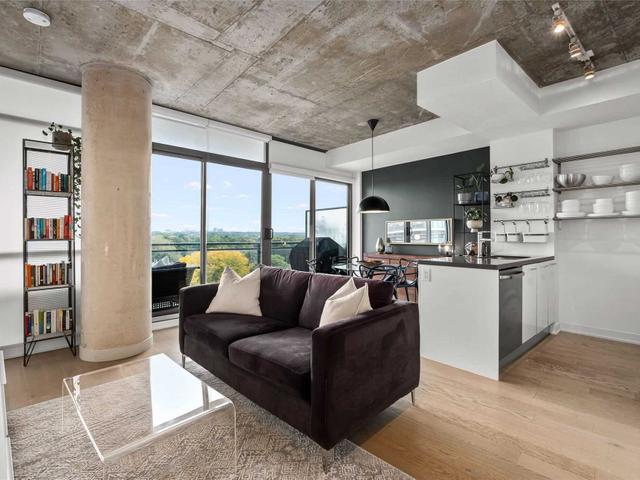 908 - 319 Carlaw Ave