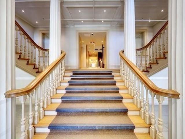 232 - 201 Carlaw Ave W