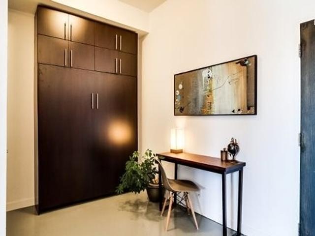 232 - 201 Carlaw Ave W