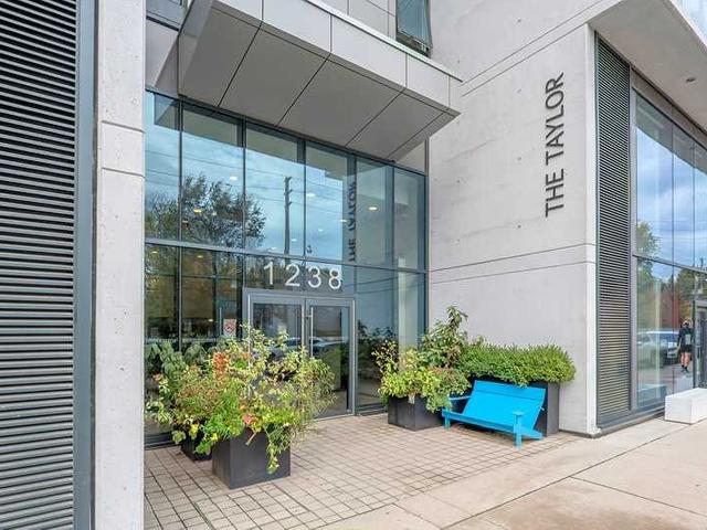 801 - 1238 Dundas St E