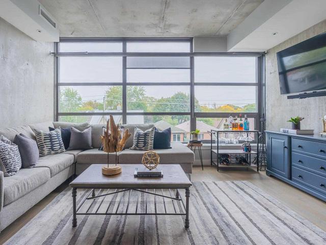 303 - 90 Broadview Ave