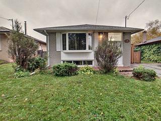 9 Stonehenge Cres