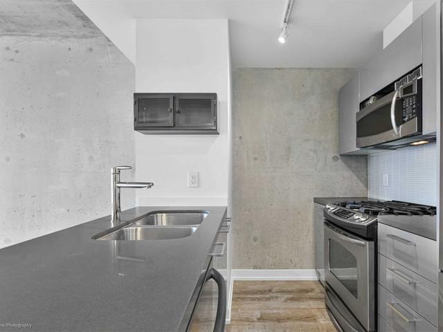 1003 - 319 Carlaw Ave