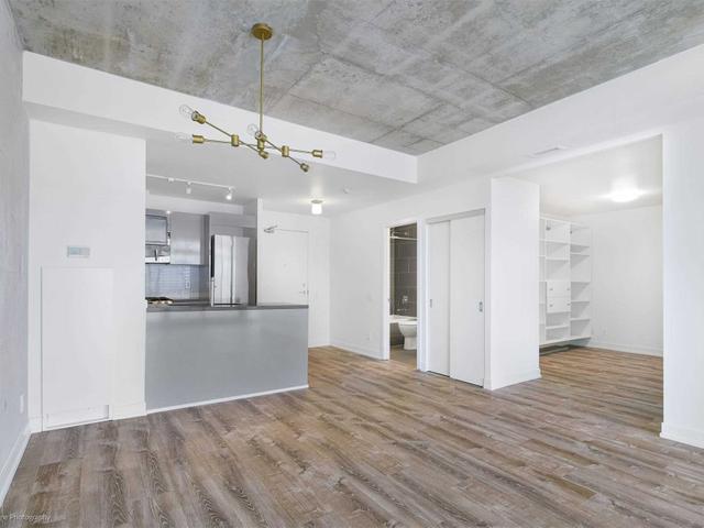 1003 - 319 Carlaw Ave