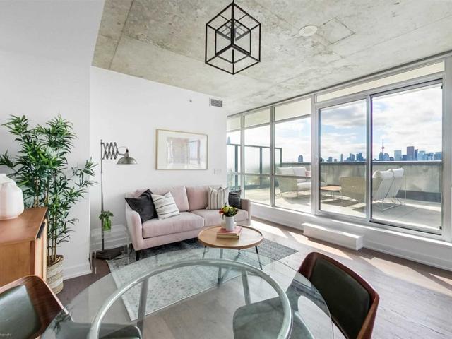 1109 - 1190 Dundas St E