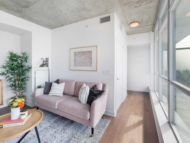 1109 - 1190 Dundas St E