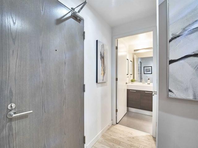 415 - 90 Broadview Ave