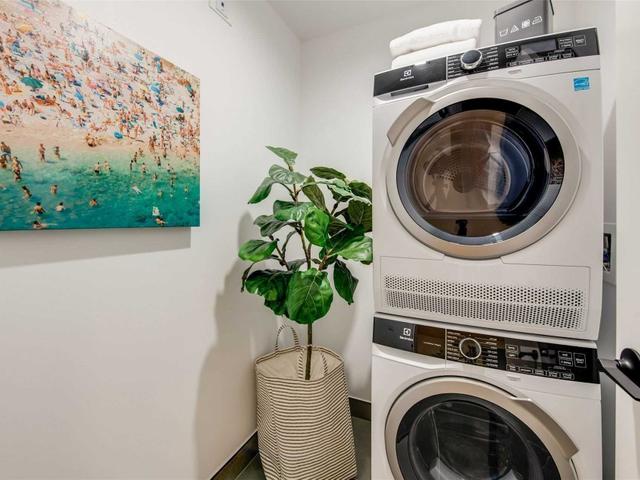 302 - 1598 Queen St E