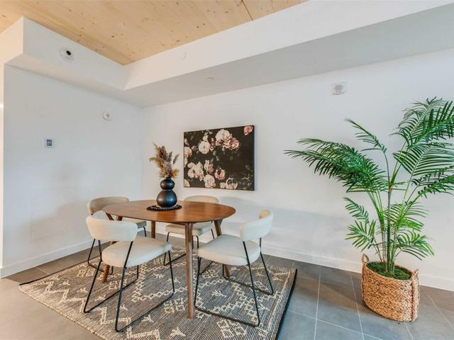 302 - 1598 Queen St E