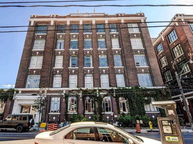 003 - 245 Carlaw Ave