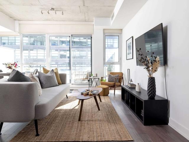 717 - 1190 Dundas St E