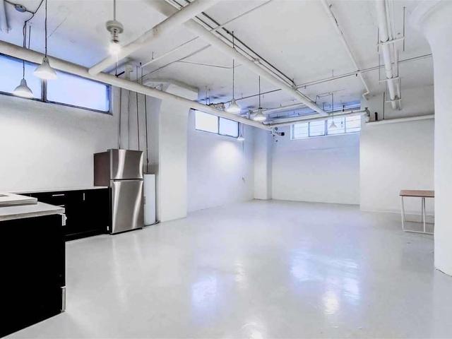 003 - 245 Carlaw Ave