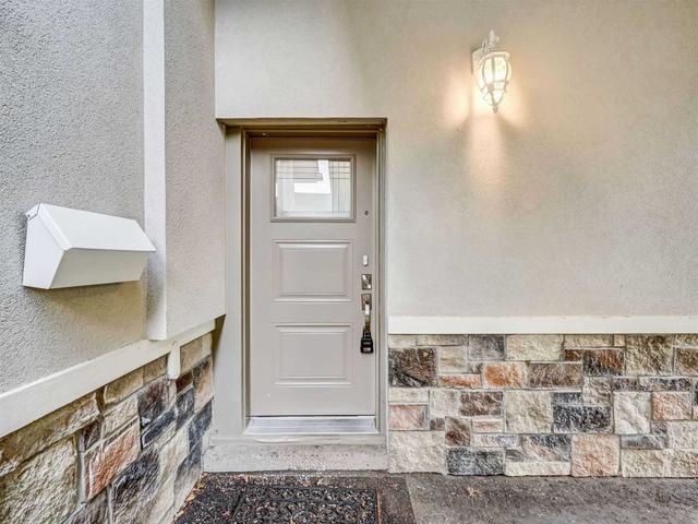 51 Munson Cres