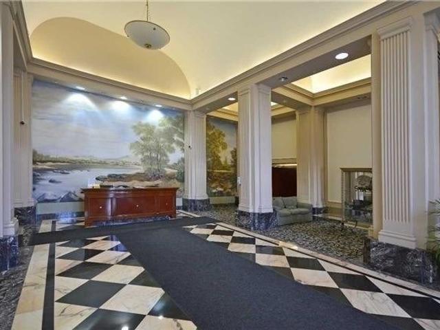 2301 - 1 Lee Centre Dr