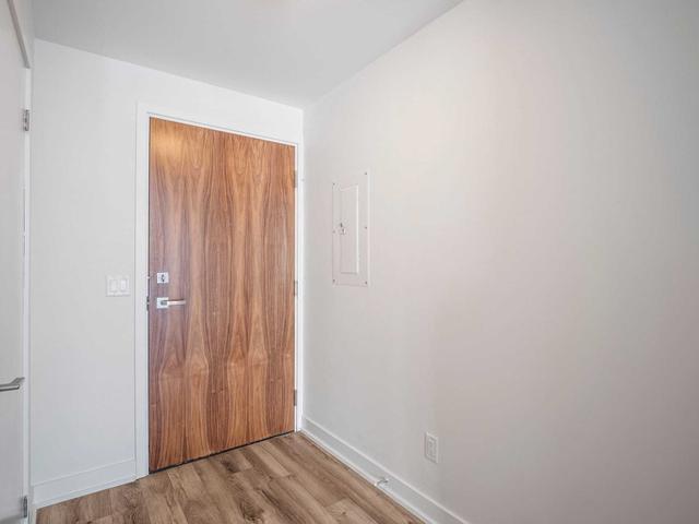 1301 - 15 Baseball Pl