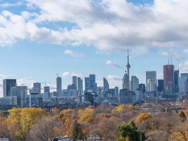 1016 - 1190 Dundas St E