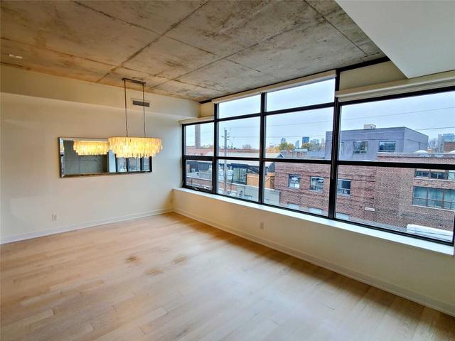 403 - 319 Carlaw Ave