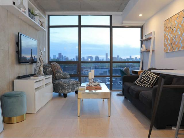 606 - 319 Carlaw Ave