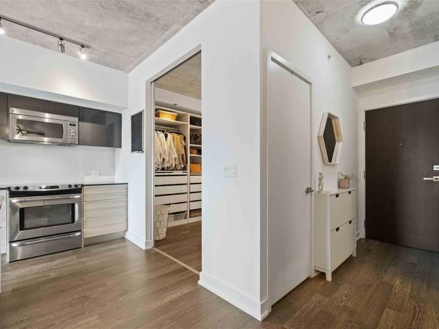 621 - 1190 Dundas St