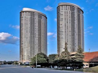 1011 - 125 Village Green Sq