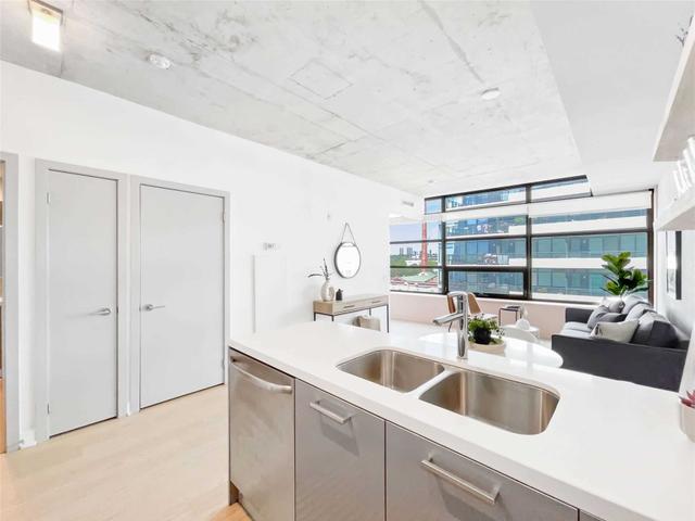 704 - 1201 Dundas St E