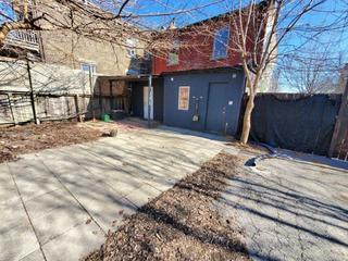 1594 Queen St E