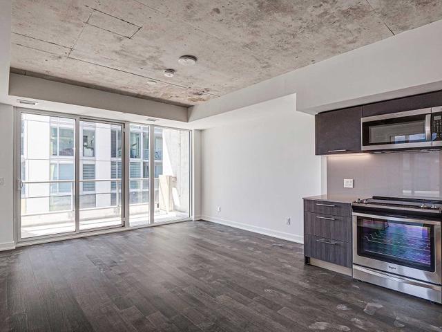 405 - 30 Baseball Pl