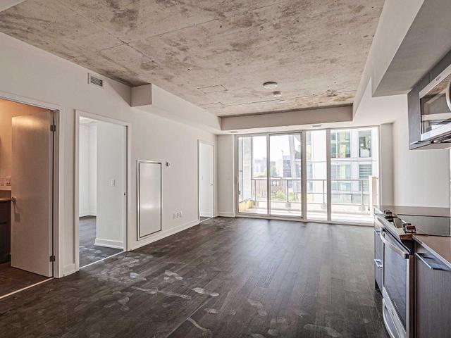 405 - 30 Baseball Pl