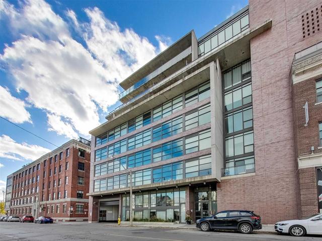 218 - 90 Broadview Ave N