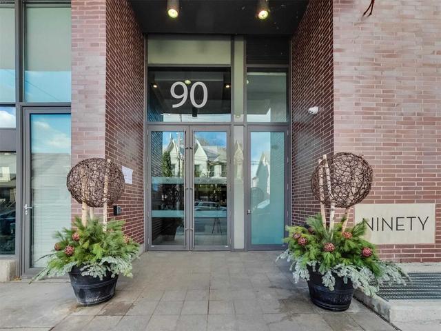 218 - 90 Broadview Ave N