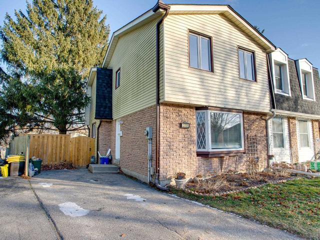 519 Lancelot Cres