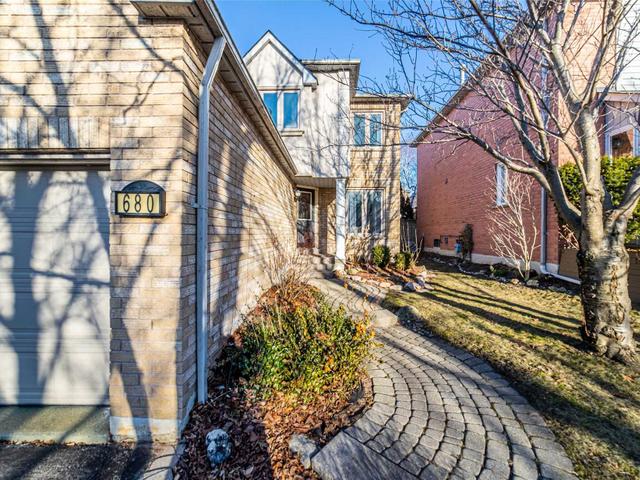 680 Atwood Cres