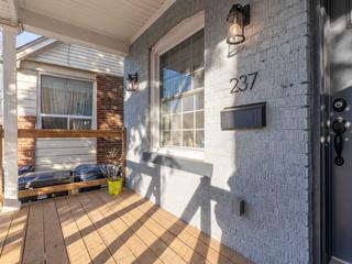 237 Chisholm Ave
