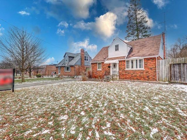 16 Bellamy Rd S