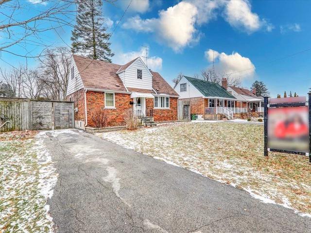 16 Bellamy Rd S