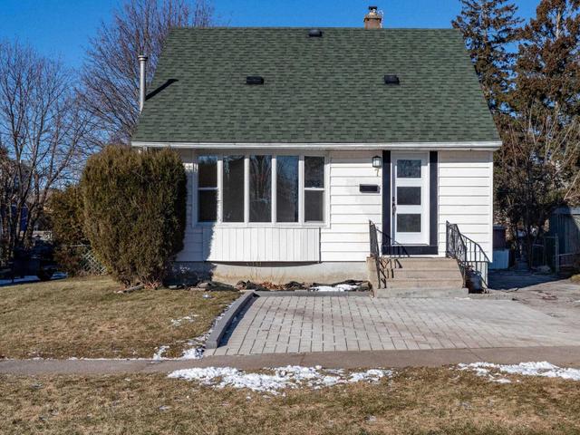 7 Woodhouse Cres