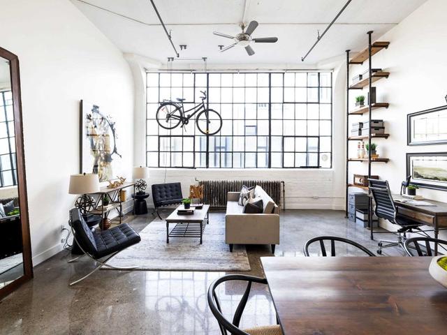 510B - 245 Carlaw Ave