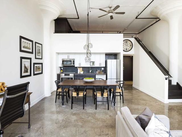 510B - 245 Carlaw Ave