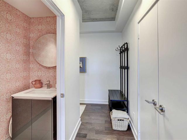 424 - 1190 Dundas St E