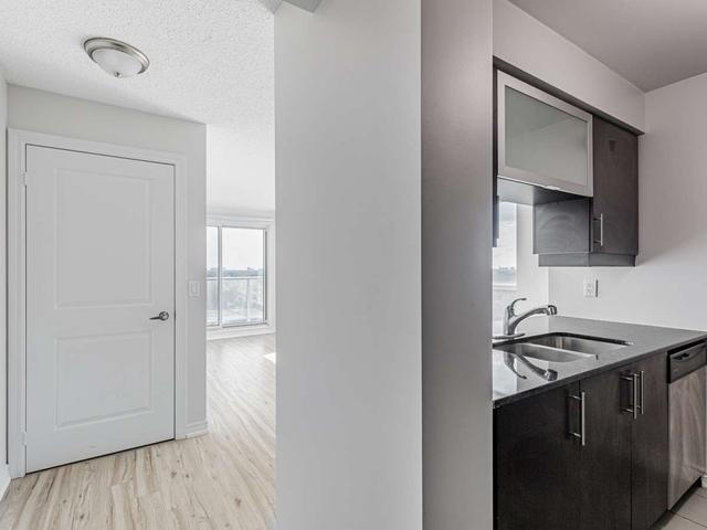 902 - 50 Town Centre Crt