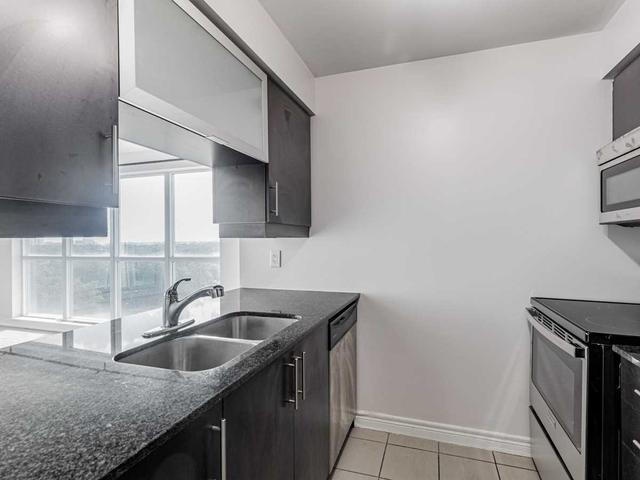 902 - 50 Town Centre Crt