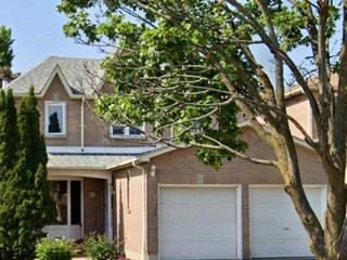 26 Magill Dr E