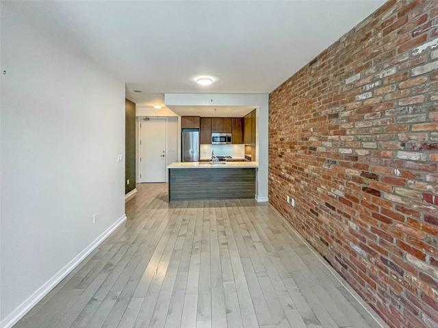 220 - 88 Colgate Ave