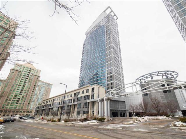 TH319 - 38 Lee Centre Dr