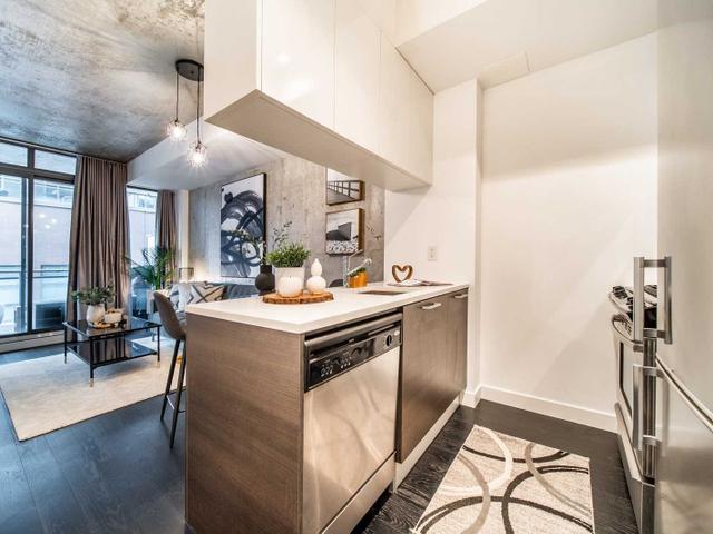 413 - 90 Broadview Ave